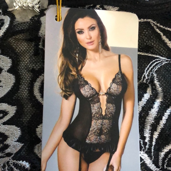 Made2envy Other - Black lace sexy chemise and panties
